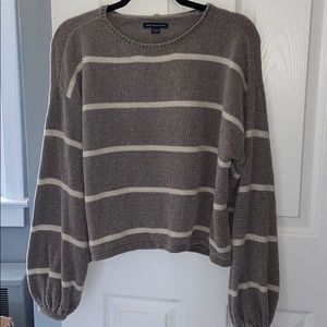 American Eagle Stripped Sweater With Puff Selves